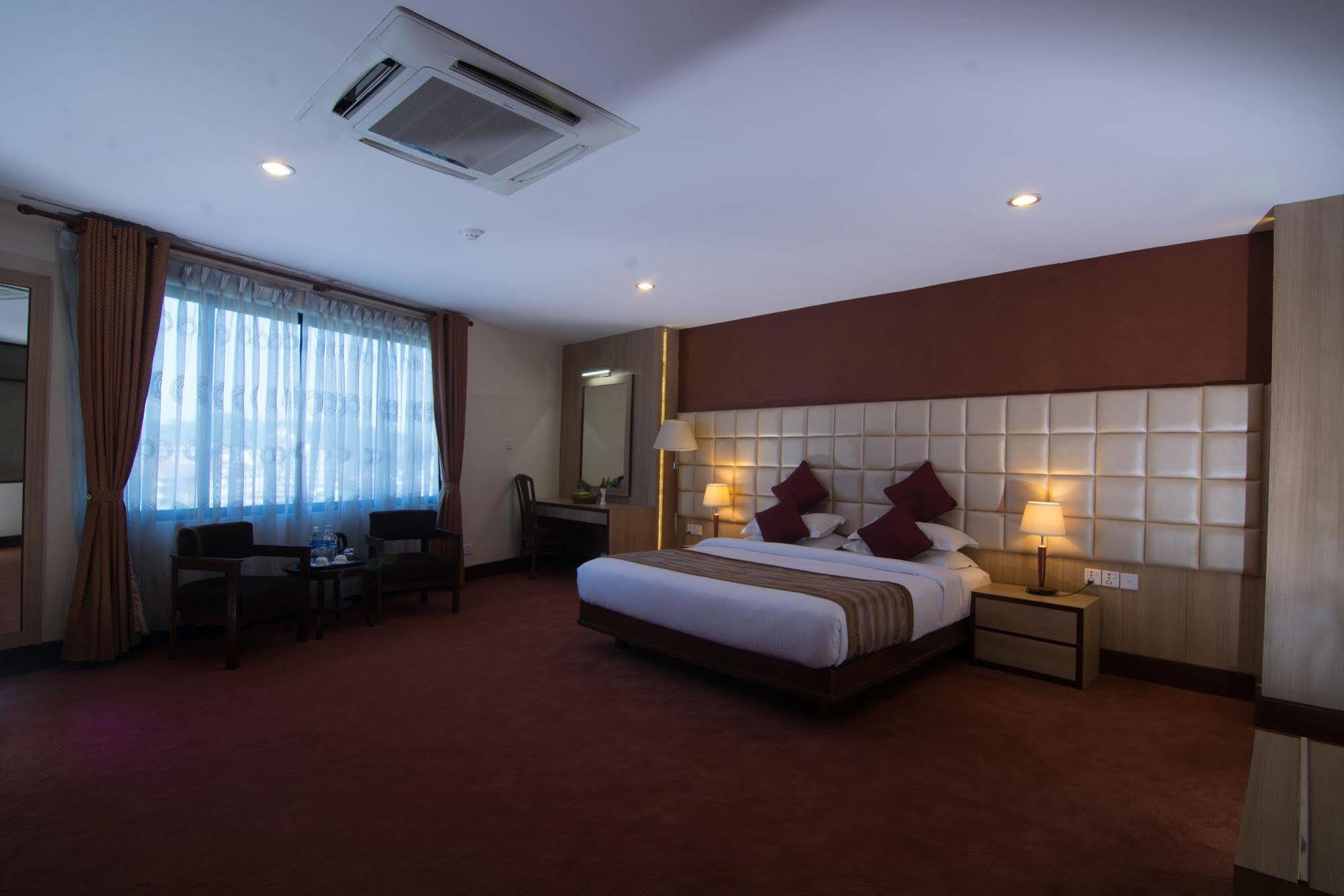 The Amadablam Hotel Katmandu Dış mekan fotoğraf