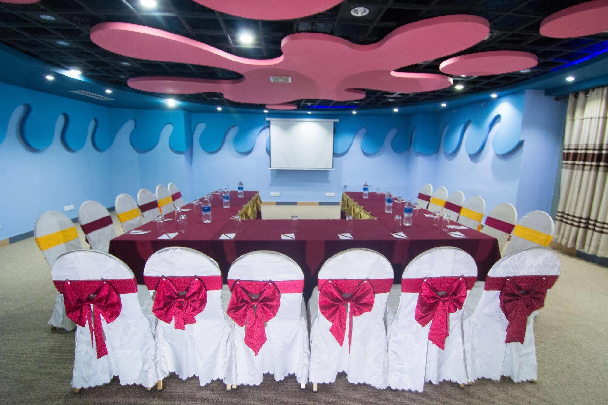 The Amadablam Hotel Katmandu Dış mekan fotoğraf