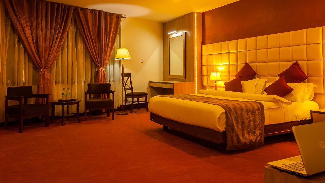 The Amadablam Hotel Katmandu Dış mekan fotoğraf