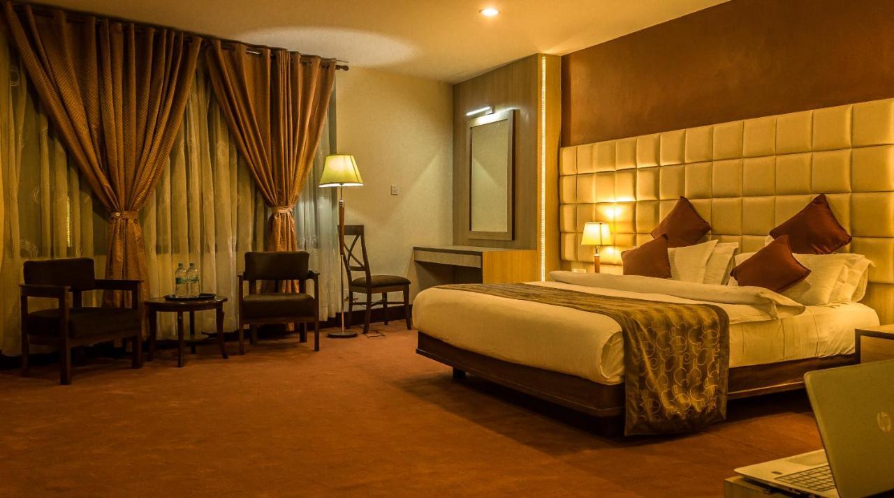 The Amadablam Hotel Katmandu Dış mekan fotoğraf